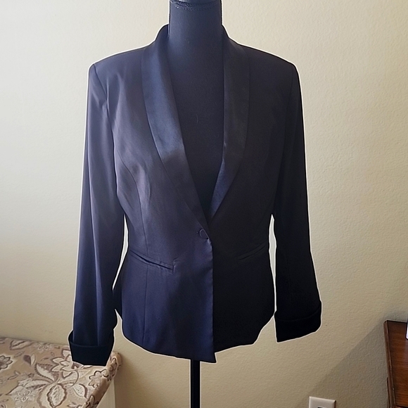 Ladies black suit jacket - Picture 1 of 4